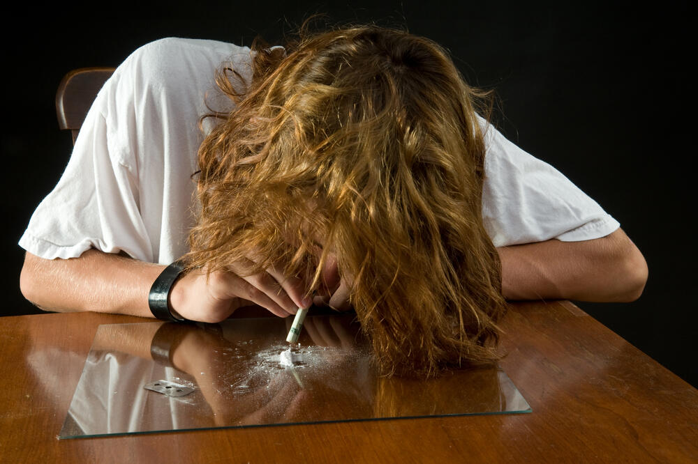 tinejdžer, droga, Foto: Shutterstock