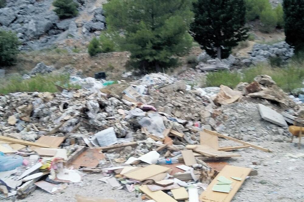 Ulcinj, deponija, Foto: Samir Adrović