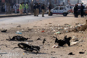 Pakistan: Samoubilački napad u džamiji, poginulo 25 ljudi
