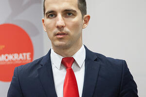 Bečić: Pobjednici pričaju o budućnosti, gubitnici o prošlosti