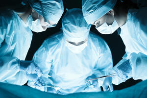 Njemu ne drhti ruka: Hirurzi pomoću robota izveli operaciju unutar...