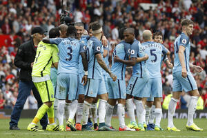 Siti bolji od Junajteda, Arsenal dočekao poklon sudije, Lester...