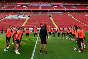 Kultni "Enfild" povećan za 8.000 stolica