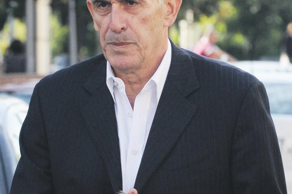 Zoran Piperović (Novina)