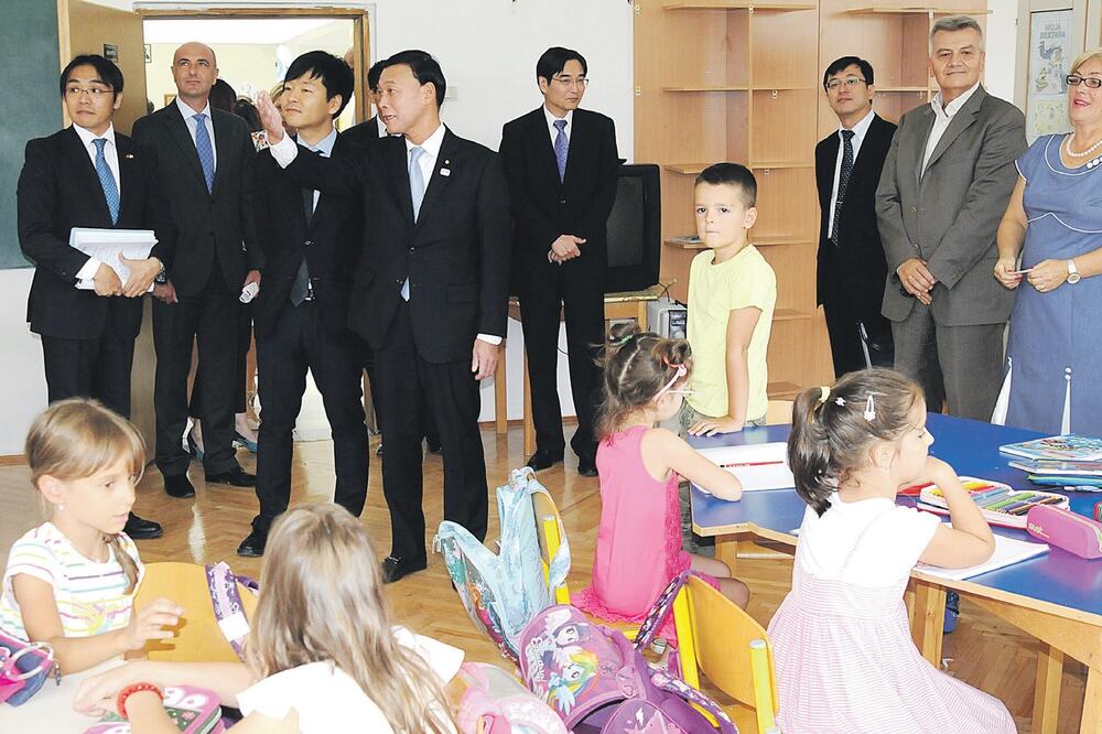 OŠ Štampar Makarije, japanska delegacija, Foto: Zoran Đurić