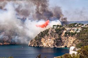 Zbog podmetnutog požara u Španiji evakuisano 1.000 ljudi