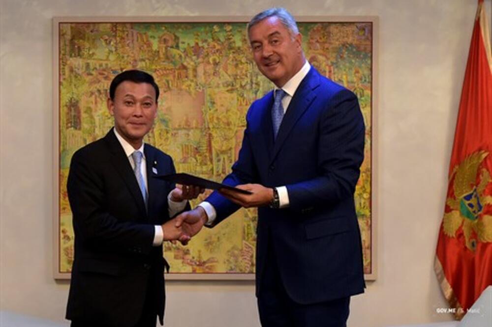 Milo Đukanović i Motomeo Takisavu, Foto: Gov.me