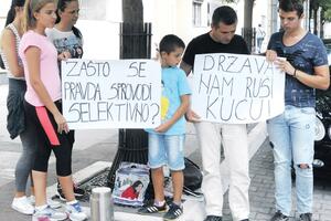 Porodica Zlatičanin štrajkuje ispred vlade: Od ponedjeljka  ostaju...