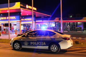 Pucali na Sekulovića na pumpi ispred policijske patrole
