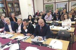 Nurković: Porazno je da nam odnose uređuje Podgorica