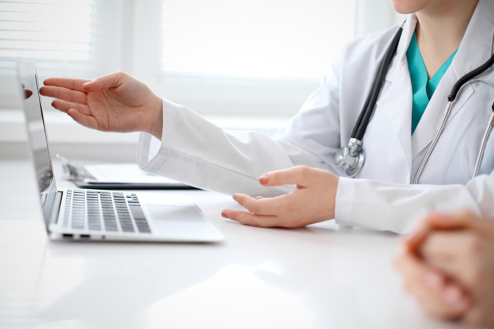 doktor, pacijent, Foto: Shutterstock