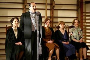 Serija "Poaro": Mačka među golubovima