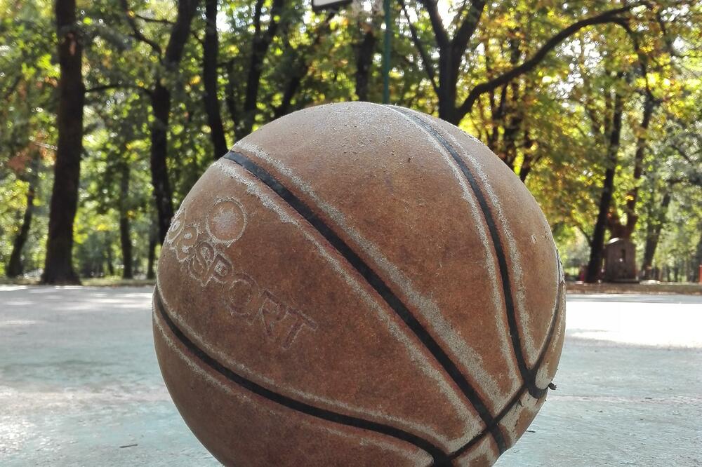 Basket teren na Cetinju, Foto: Branko Krivokapić