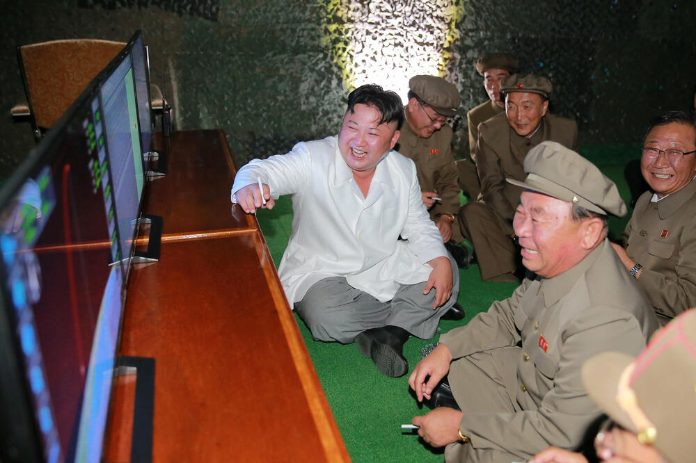 Kim Džon Un, raketa, Foto: Reuters