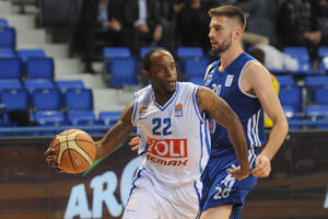 Džulijus Dženkins u Jeni