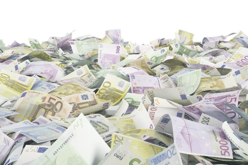Novac, ekonomija, plate, krediti, banka, Foto: Shutterstock