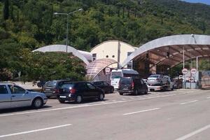 Debeli brijeg: Duplo veći broj izlazaka od ulazaka u Crnu Goru