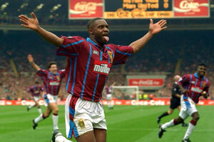 Engleska policija elektrošokom ubila čuvenog bivšeg fudbalera!