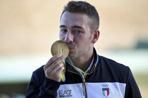 Rosetiju zlato u skitu, Rajcu u brzoj paljbi