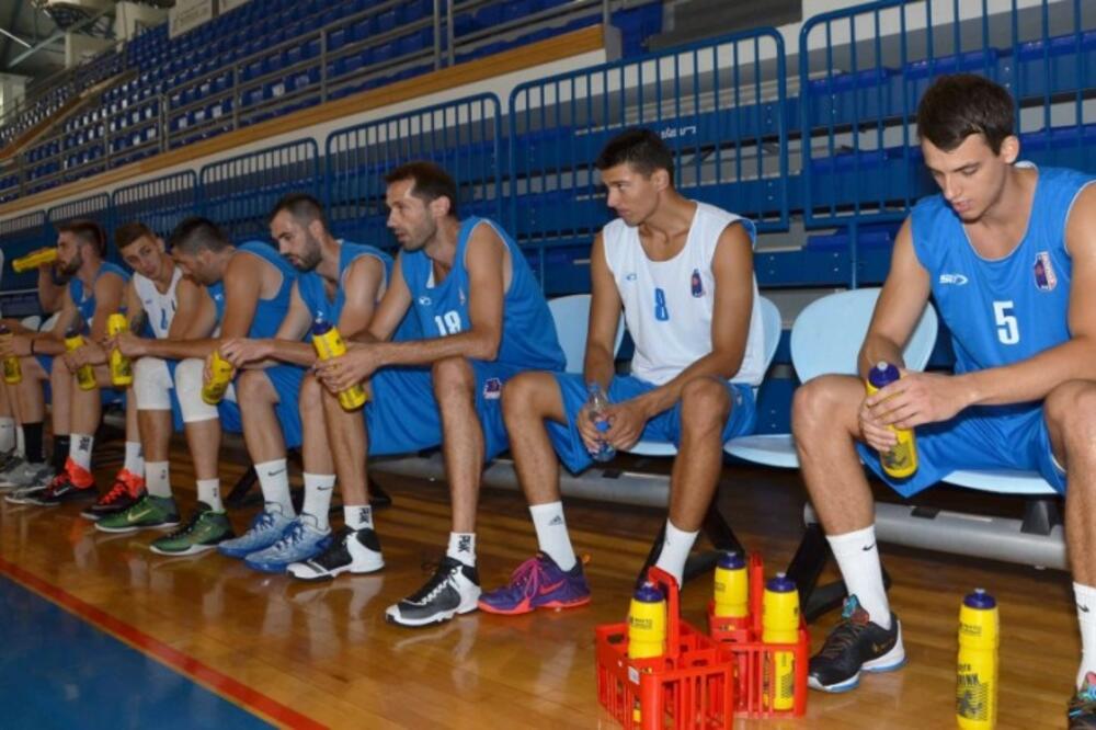 Košarkaši Mornara, Foto: Anto Baković