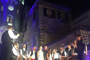 Prvi Internacionalni susret klapa  u Herceg Novom: Pjesma je...