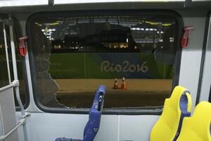 Pucano na autobus u zoni olimpijskih borilišta!