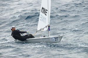 Dukić 27. nakon drugog dana