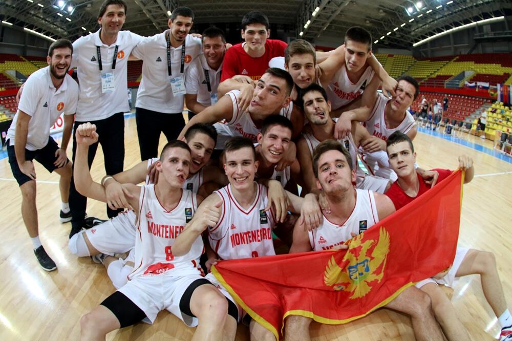 Muška juniorska košarkaška reprezentacija, Foto: KSCG