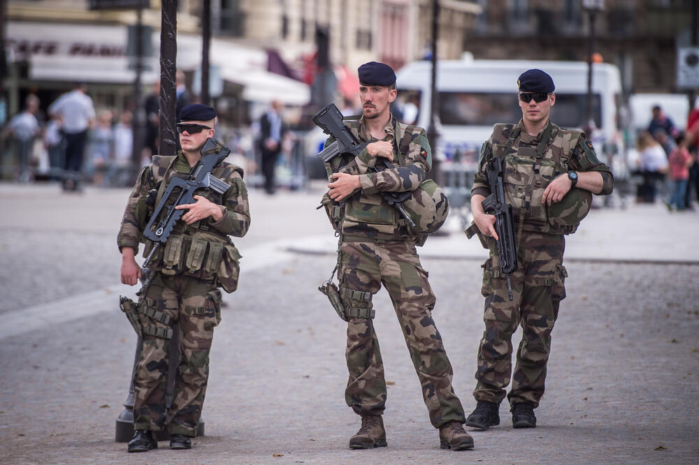 francuska policija, policija Francuska, Foto: EPA/Christophe Petit Tesson