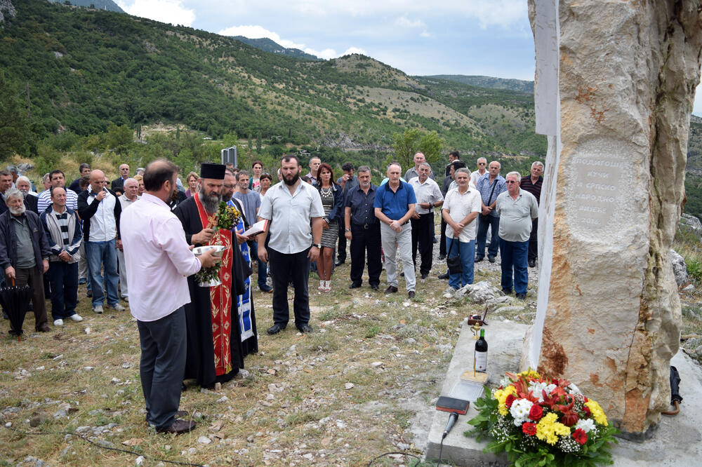kuči osveštavanje spomenika, Foto: Boris Pejović