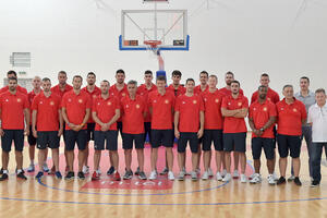 Seniori ubjedljivi protiv Mađarske