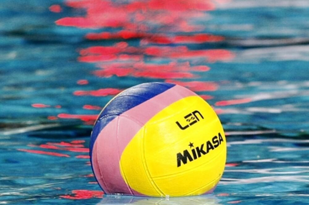 Vaterpolo, lopta, Foto: Www.waterpolo.hu