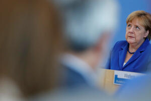 Popularnost Merkel u padu poslije napada u Njemačkoj
