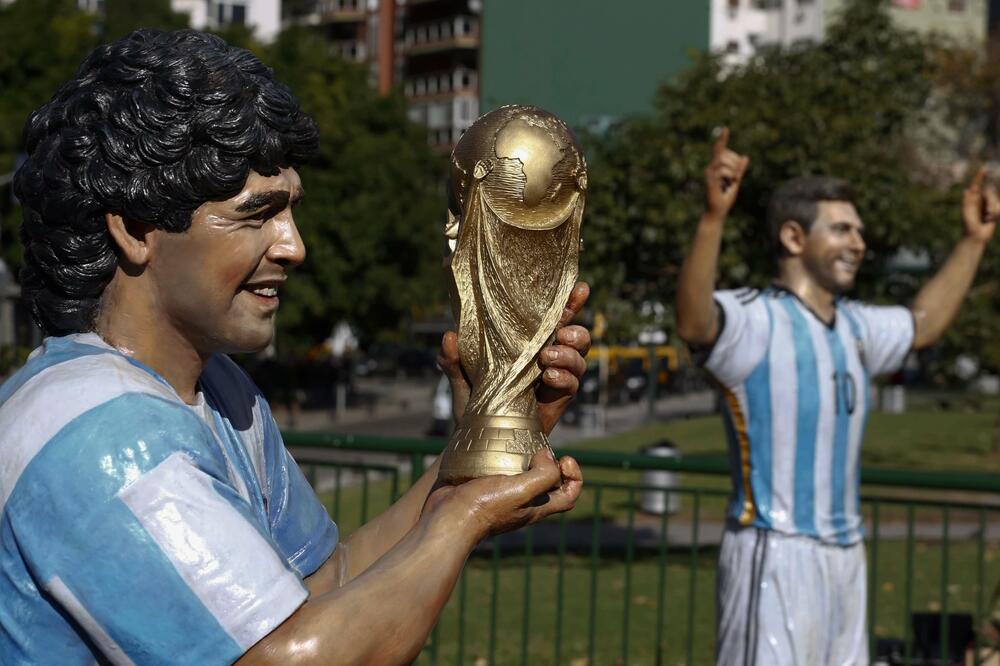 Maradona i Mesi, Foto: GOAL.COM