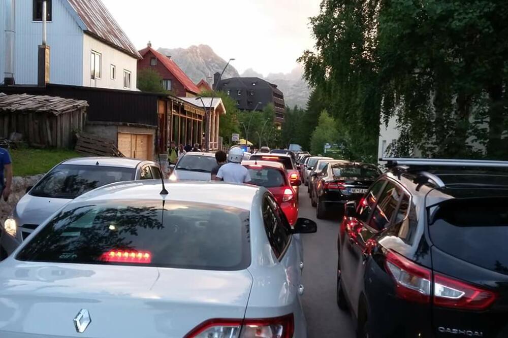 kolaps u saobraćaju Žabljak, Foto: Čitalac "Vijesti"