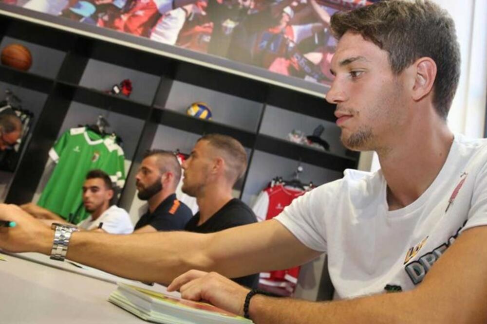 Nikola Vukčević, Foto: Record