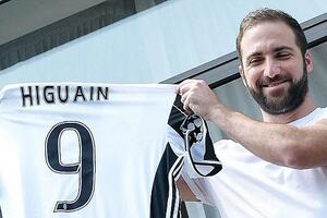 Iguain: Zbog De Laurentisa sam otišao iz Napolija