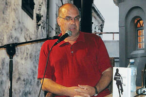 Knjiga nam daje moć da pitamo