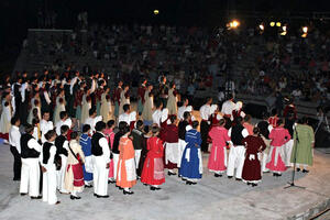 Oko 250 folkloraša nastupa na Cetinju