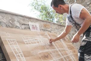 Izložba Angela Korunovskog: Magični reljef noćne Budve