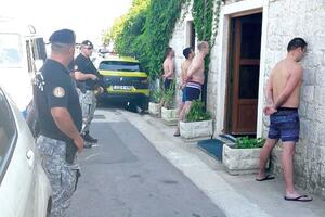 Policija pretresla Kavčane: Ostali bez blindiranih "audija" i...