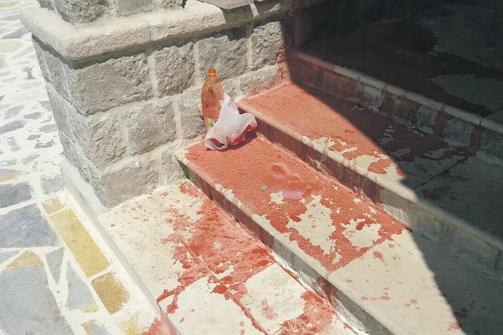 Crvena farba, Manastir Reževići, Foto: Vuk Lajović