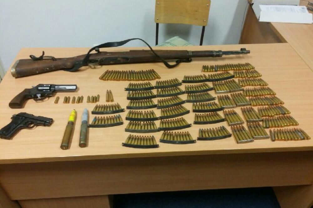 Oružje, Foto: Policija Nikšić
