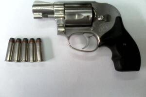 Herceg Novi: Polcija zaplijenila revolver od motocikliste