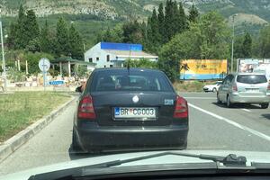 Čitaoci šalju: Službenim automobilom krenuo ka Petrovcu u nedjelju