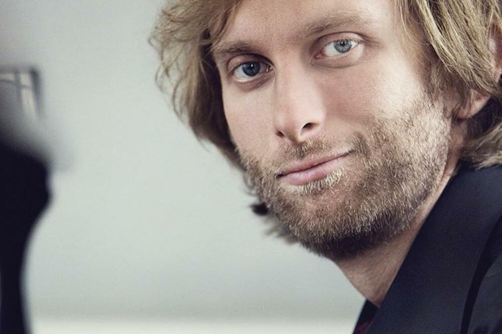 Ivo Kahanek (novina)