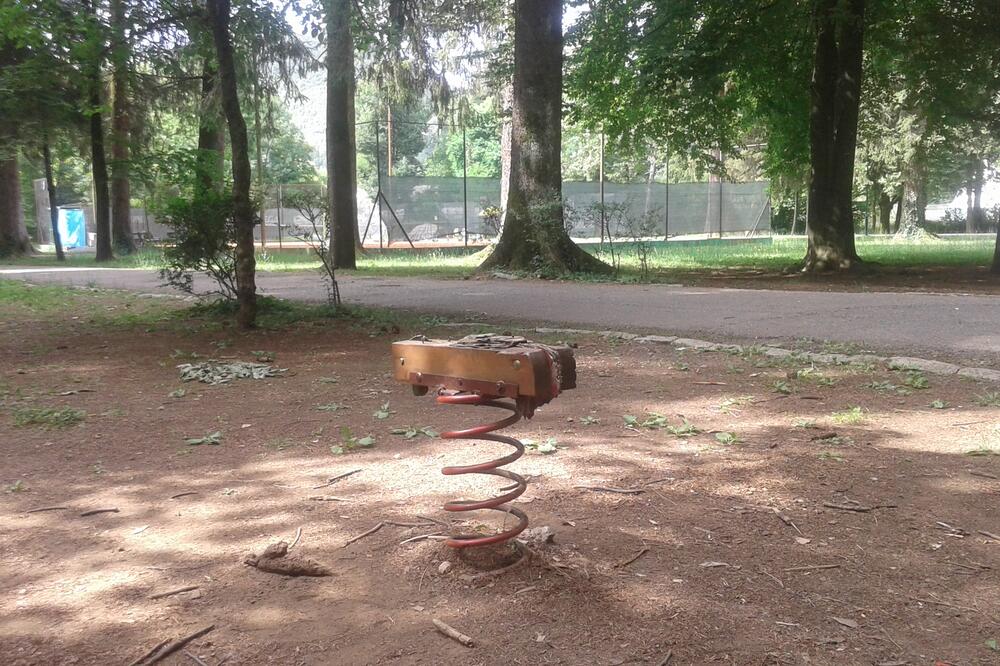 Cetinje igralište, Foto: Čitalac reporter