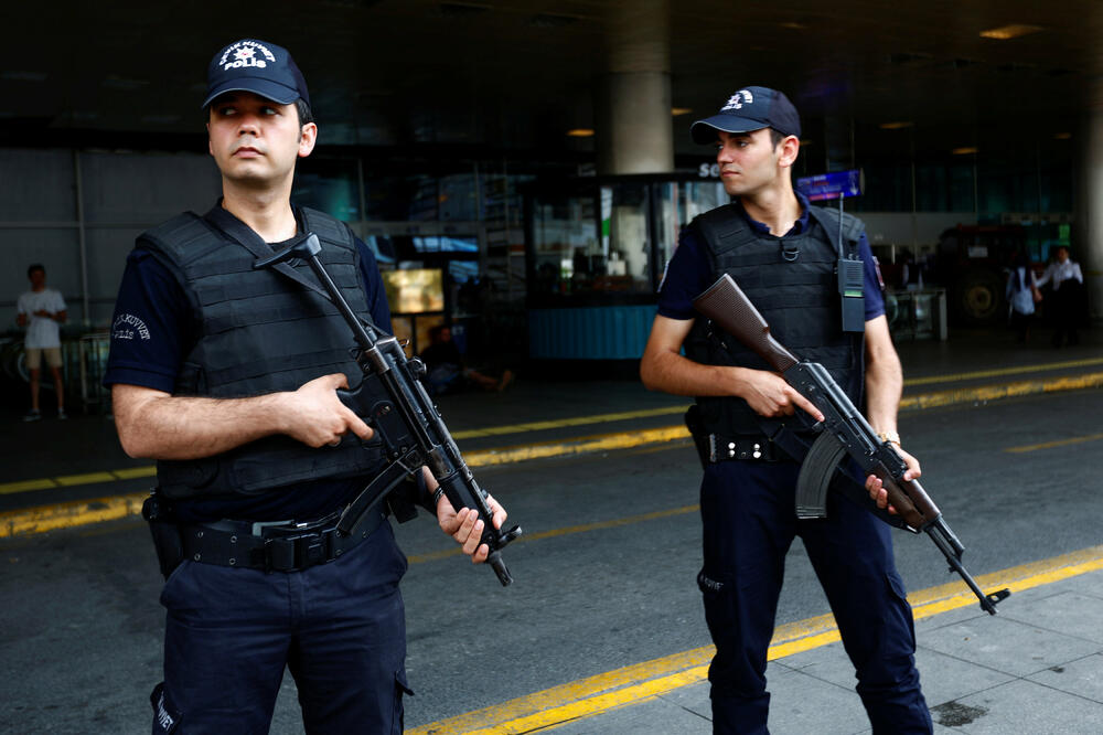 Istanbul, policija, Foto: Reuters