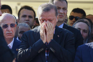 Erdogan u suzama na sahrani prijatelja: "Neka Bog bude milostiv...