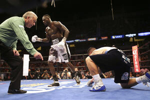 Vajlder prekidom odbranio WBC titulu u teškoj kategoriji